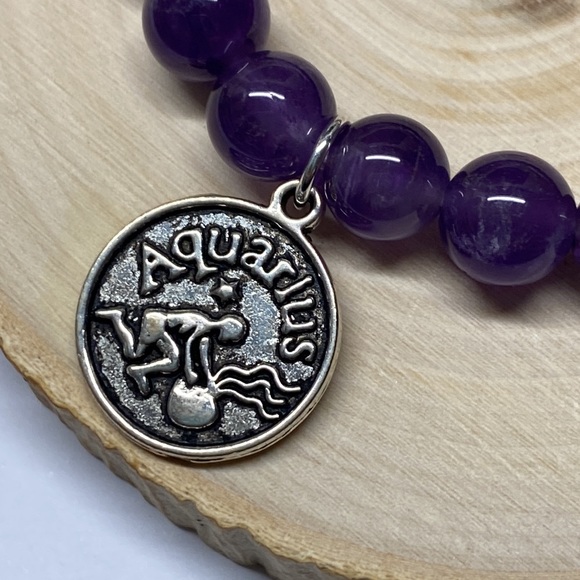 Amethyst Gemstone Stretch Bracelet - Picture 2 of 3